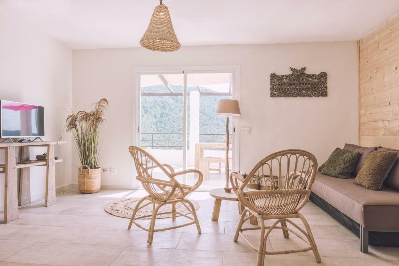 Apartamentos Catharina Maria Cala Llonga  Luaran gambar